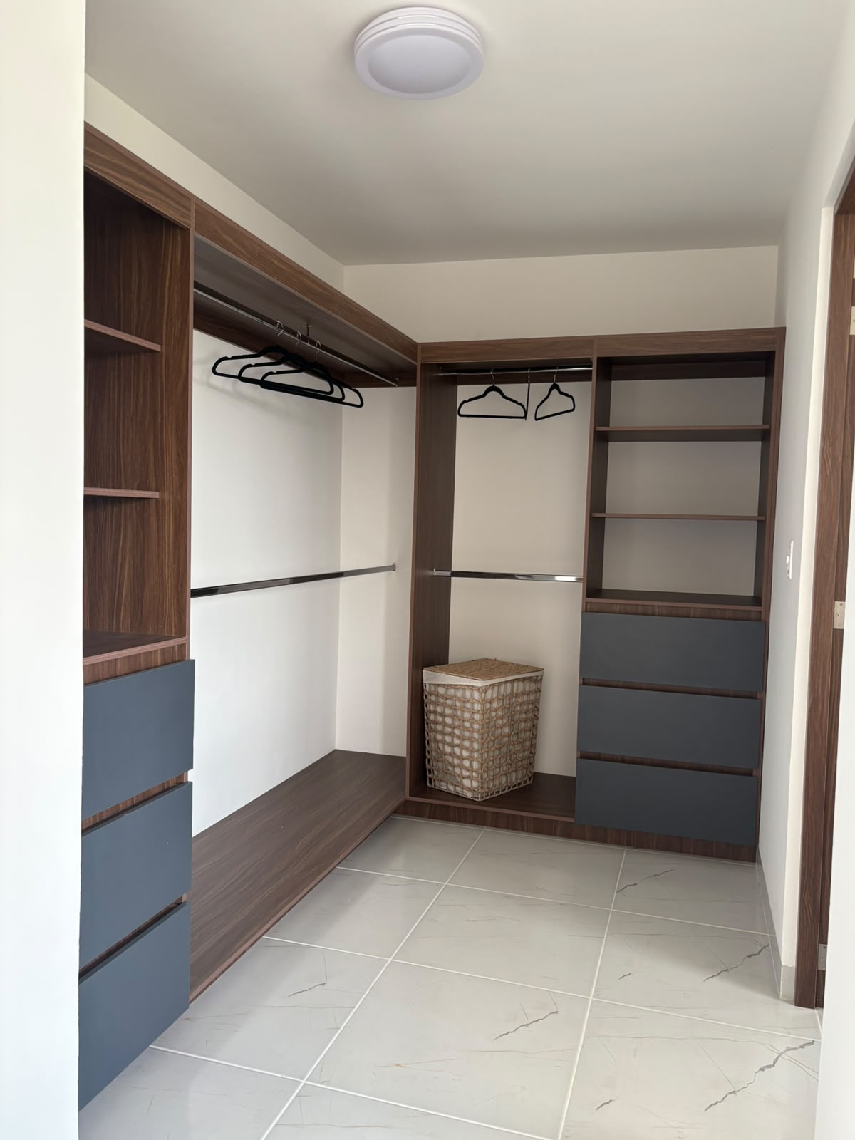 Vestidor de la recámara principal