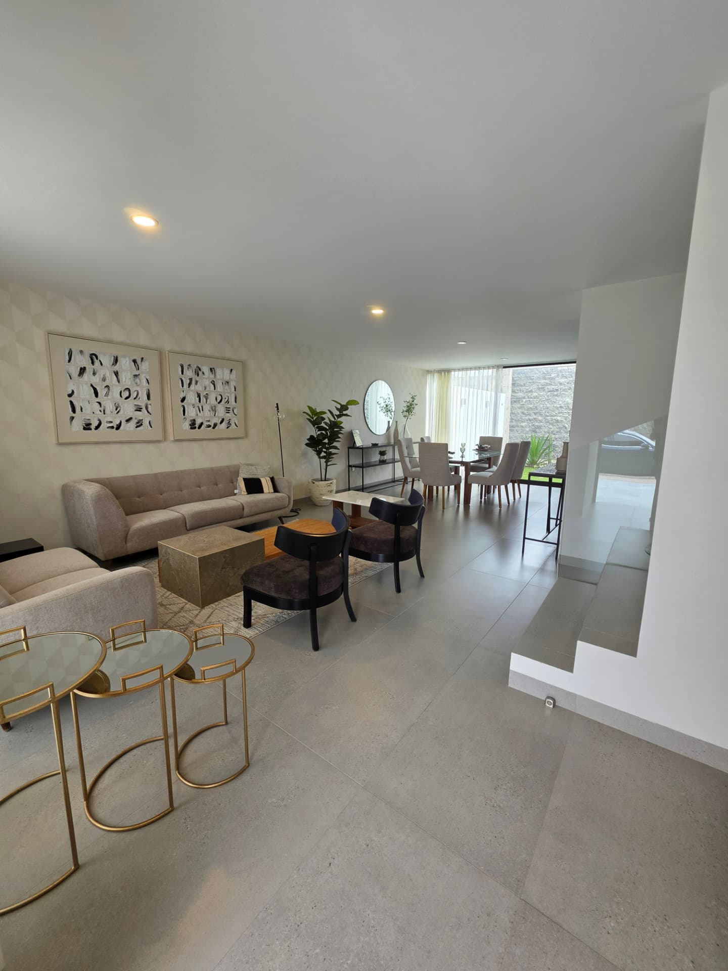 Sala y comedor integrados con doble estancia