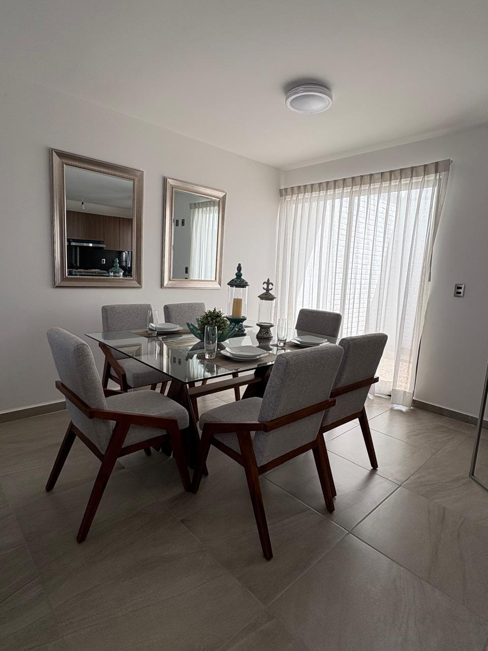 Comedor con salida al jardín