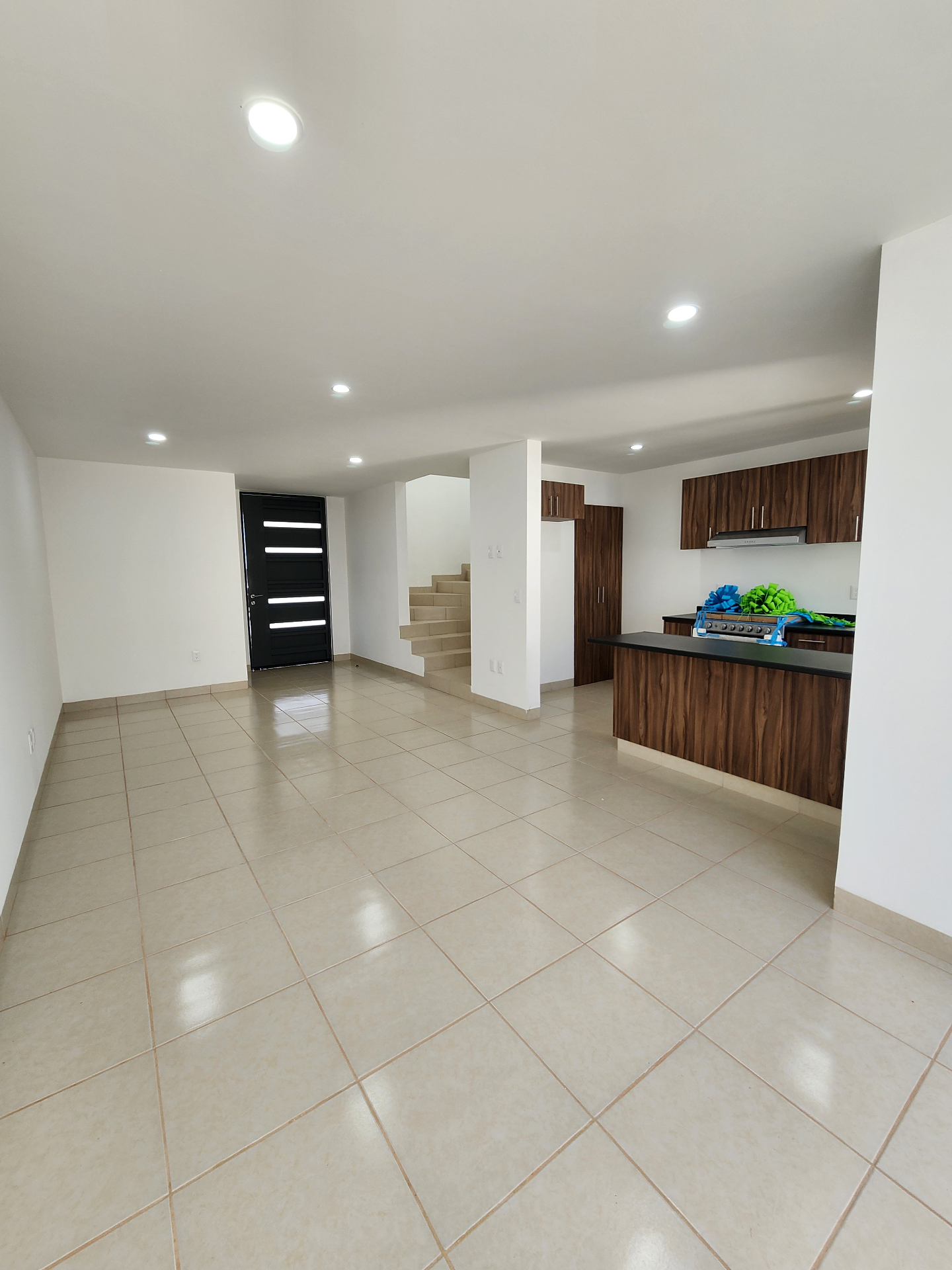 Sala, comedor y cocina integrados