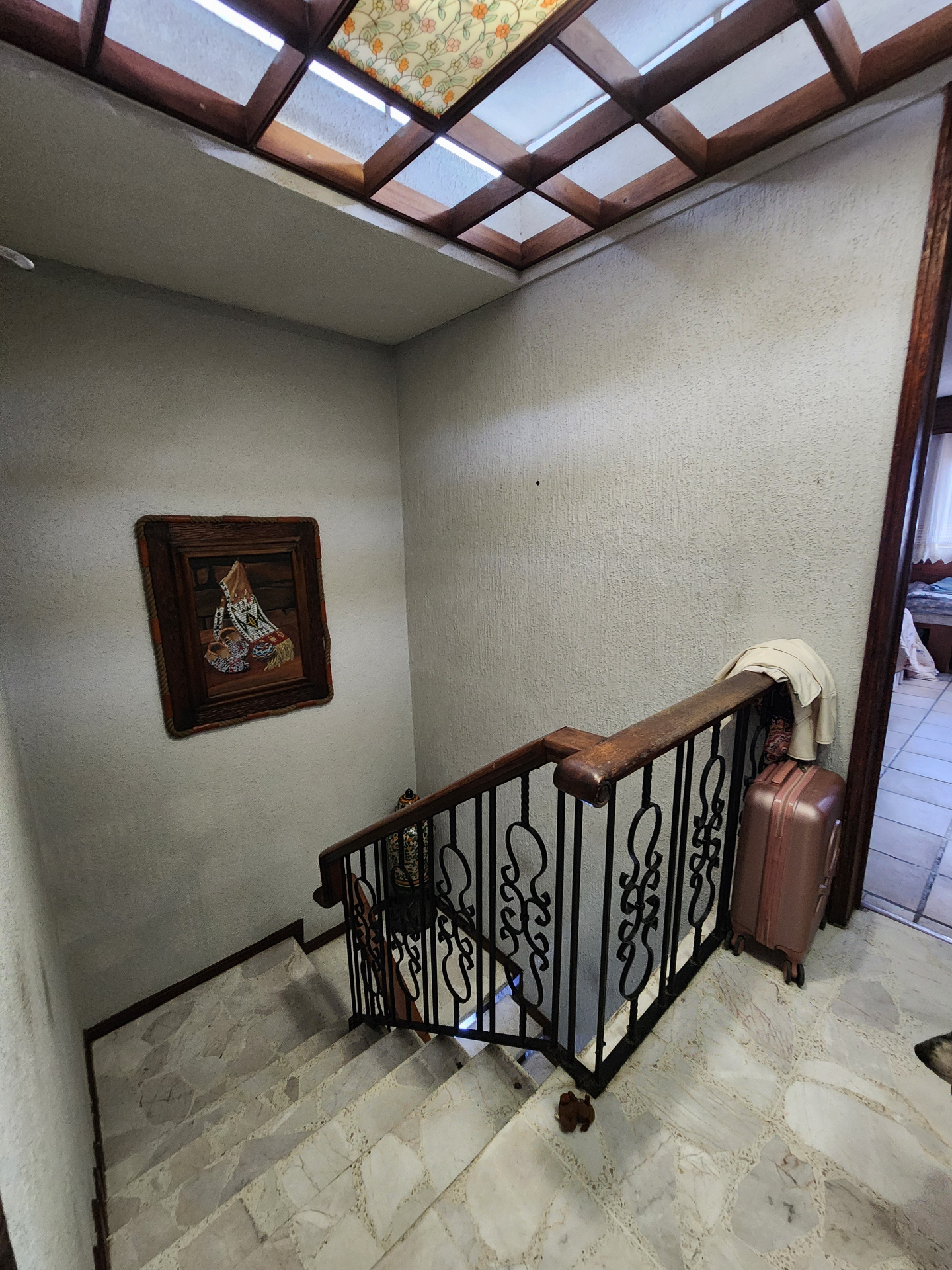 Escaleras y tragaluz