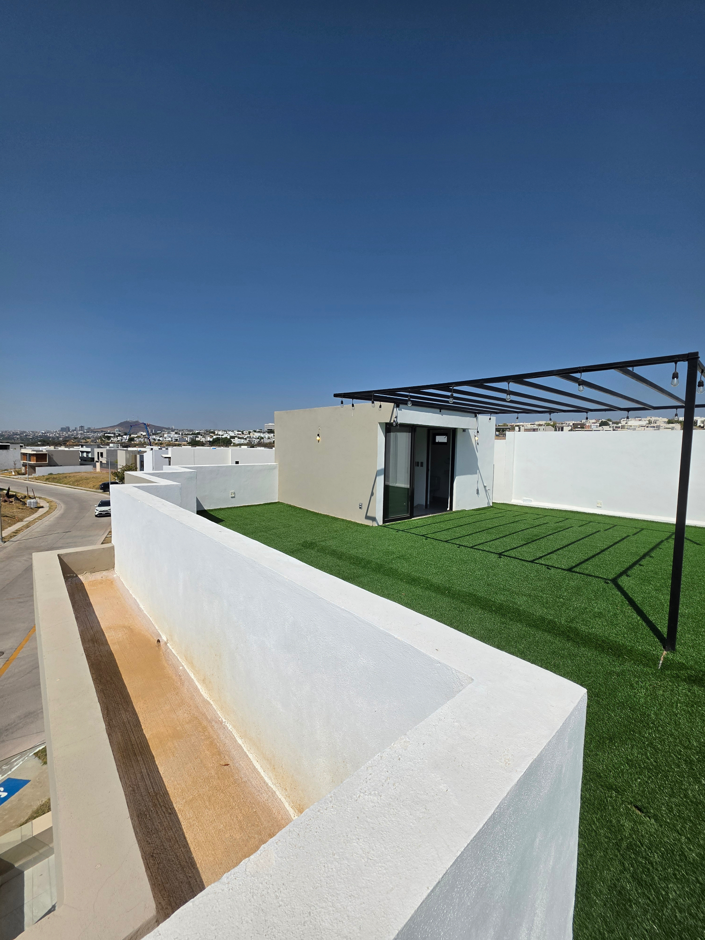 Roof top con vista panorámica al fraccionamiento y al cerro